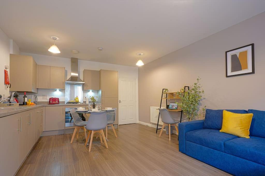 Luxury Campbell Park Apartments In Central Mk With Balcony, Free Parking & Smart Tv With Netflix By Yoko Property Milton Keynes Zewnętrze zdjęcie