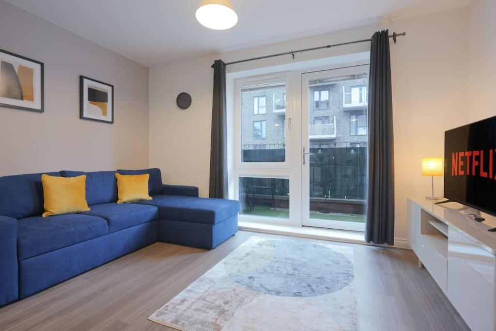 Luxury Campbell Park Apartments In Central Mk With Balcony, Free Parking & Smart Tv With Netflix By Yoko Property Milton Keynes Zewnętrze zdjęcie