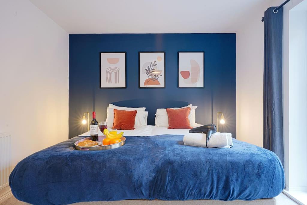Luxury Campbell Park Apartments In Central Mk With Balcony, Free Parking & Smart Tv With Netflix By Yoko Property Milton Keynes Zewnętrze zdjęcie