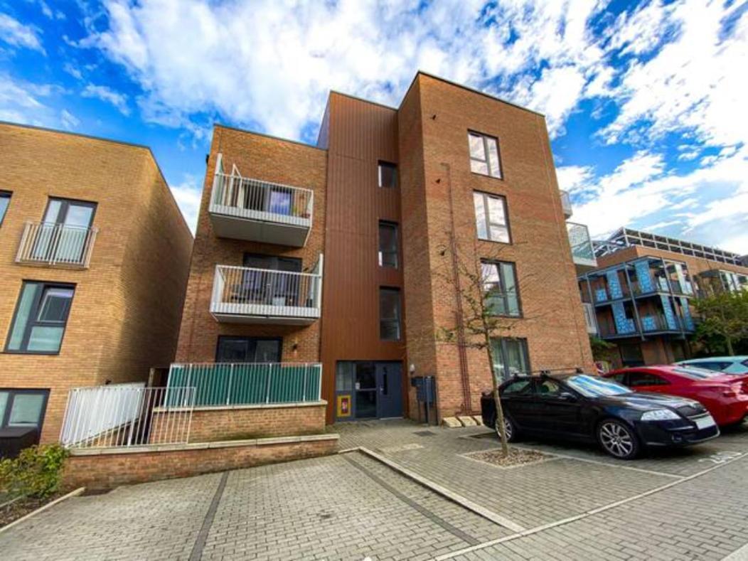 Luxury Campbell Park Apartments In Central Mk With Balcony, Free Parking & Smart Tv With Netflix By Yoko Property Milton Keynes Zewnętrze zdjęcie