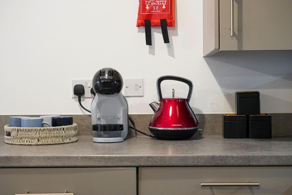 Luxury Campbell Park Apartments In Central Mk With Balcony, Free Parking & Smart Tv With Netflix By Yoko Property Milton Keynes Zewnętrze zdjęcie